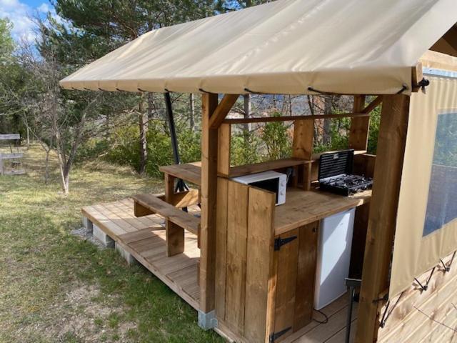 Camping Les Hauts De Rosans Exterior photo